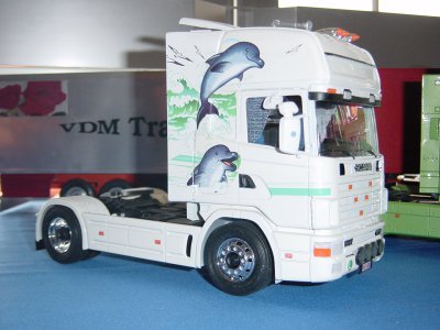 SCANIA met dolfijnen.jpg